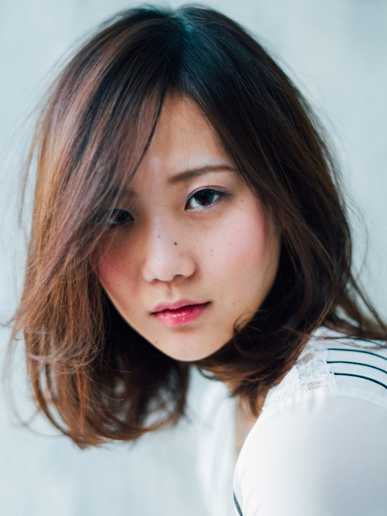大人切りっぱなしボブスタイル